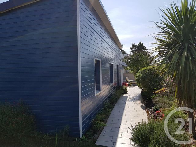 - AGON COUTAINVILLE -